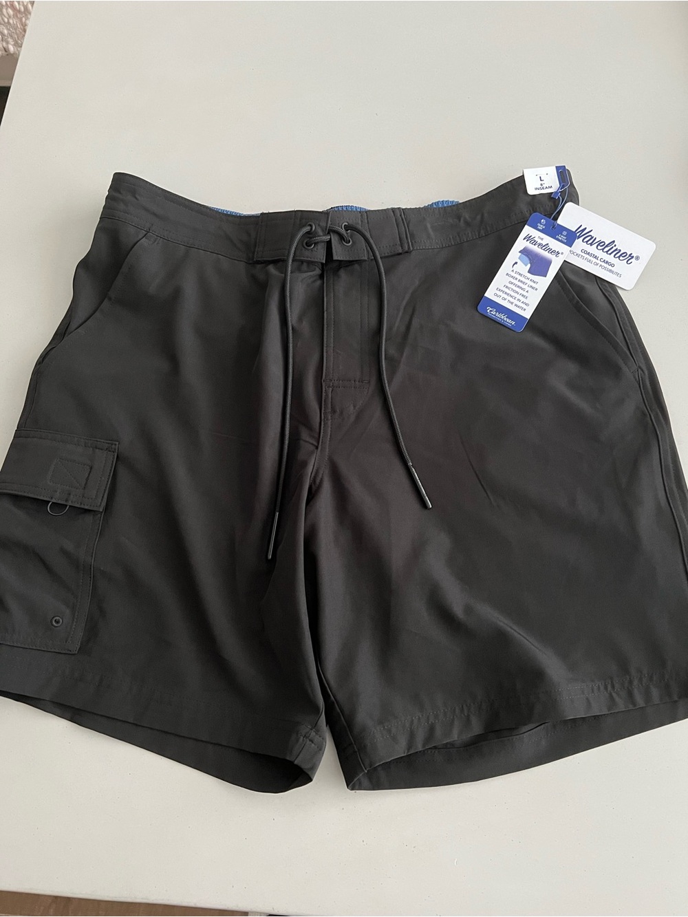 Waveliner coastal cargo Men’s Black Swim Trunk with Cargo Pocket L NWT